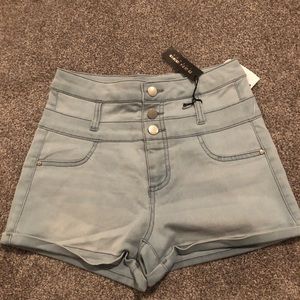 🏝 Size 2 High Waist Shorts